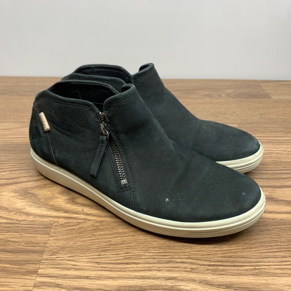 ECCO Soft 7 Bootie Womens Size 9-9.5 Black Shoes Sneakers Leather Zip Mid Top